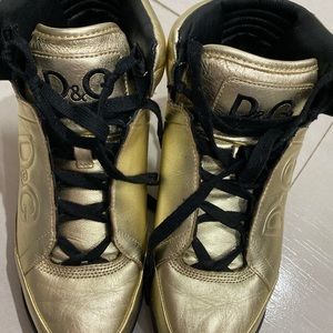 Dolce&gabbana hightop sneakers size 7